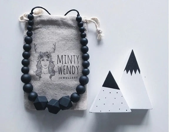 Les essentiels à avoir pour allaiter bébé !
