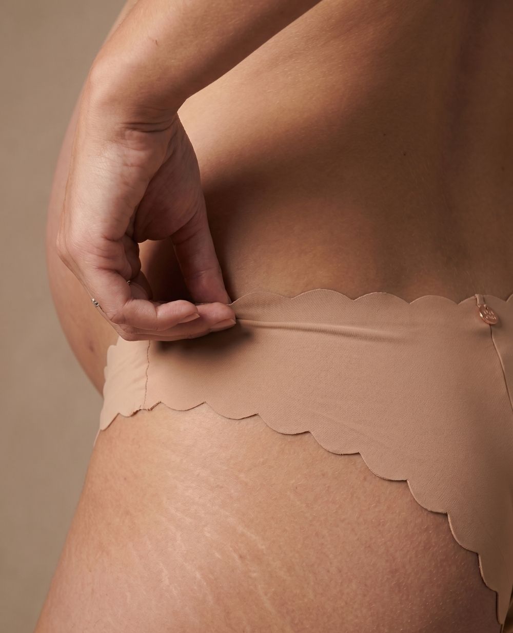 Tanga taille basse de maternité Skin - Latte