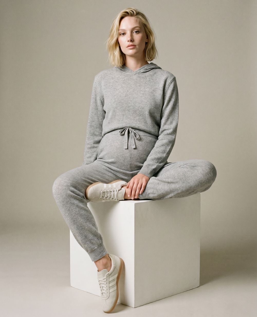 Harlem Cropped Nursing Hoodie - Grey