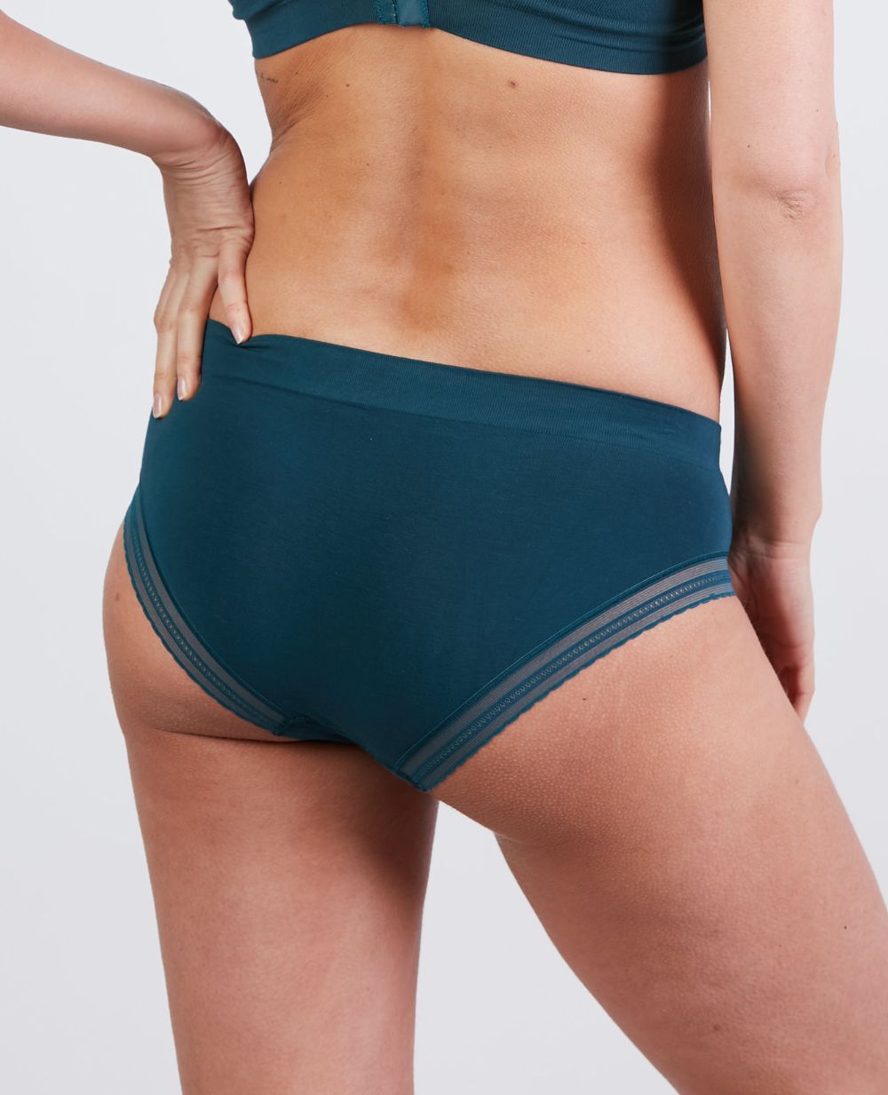 Seamless low waist shorts Milk green