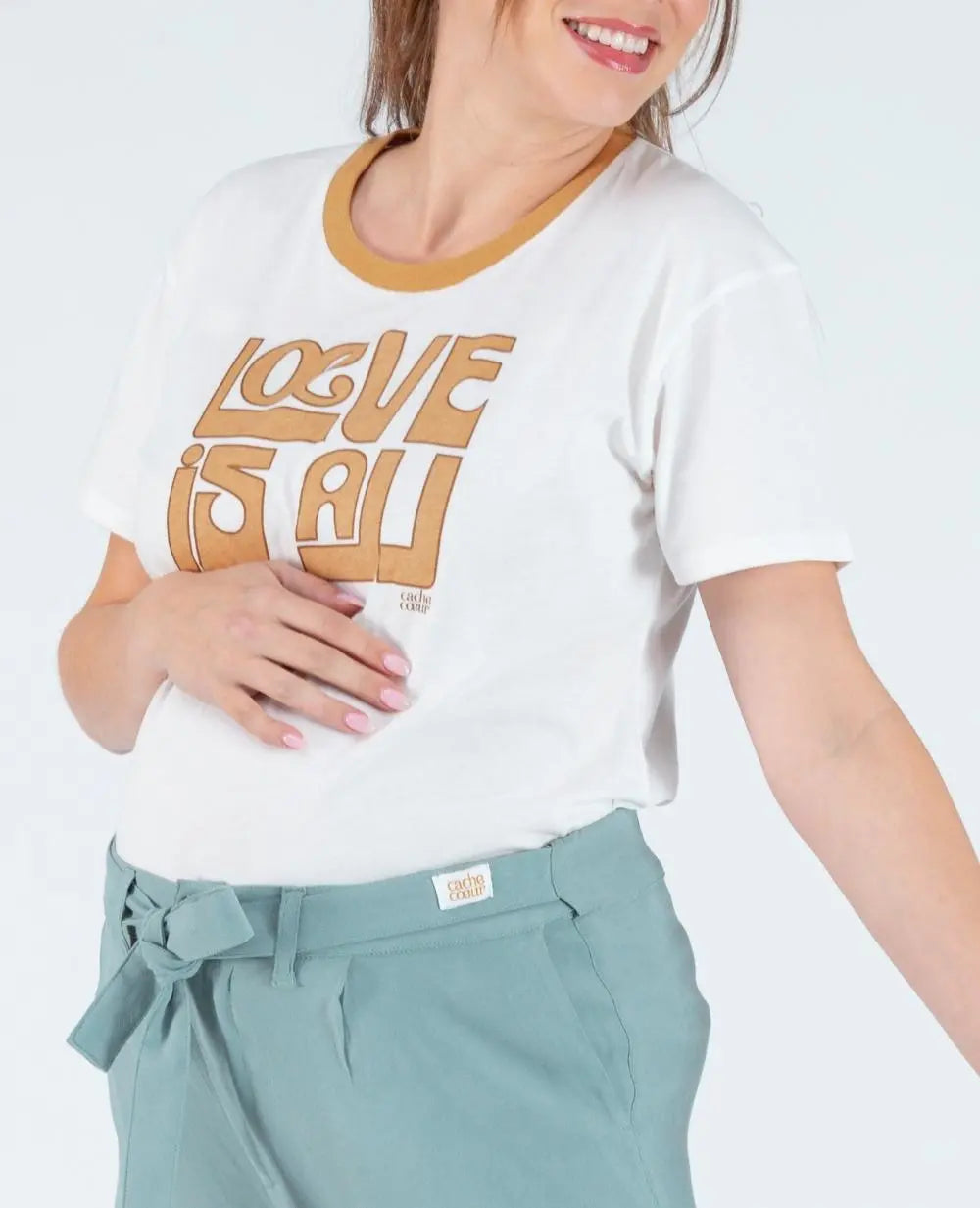 T-shirt de grossesse love is all, cache cœur